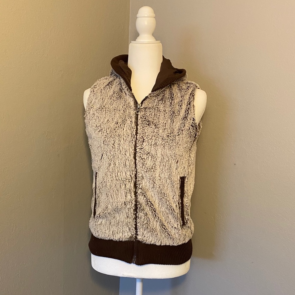 PATAGONIA | CONEJO HOODED FULL ZIP VEST | BROWN